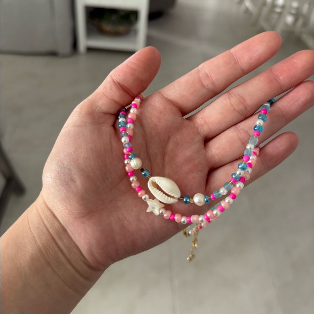 Colorful Beaded Shell Necklace - Picture 2 of 4